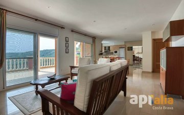 Property slide 22