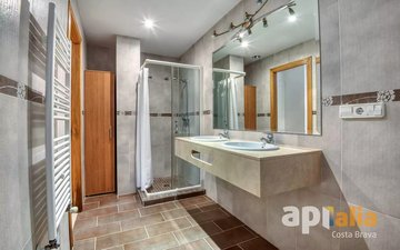 Property slide 23