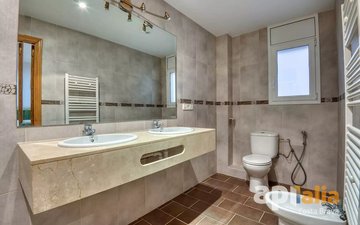 Property slide 25