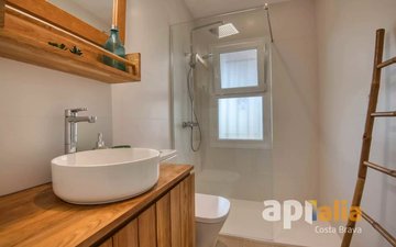 Property slide 28