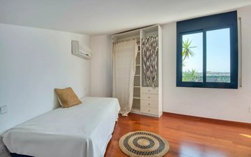 Property slide 18