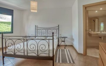 Property slide 22