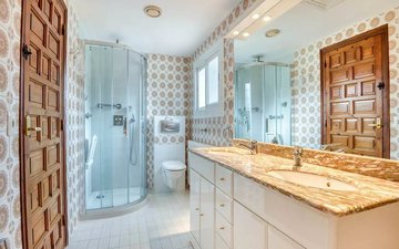 Property slide 18