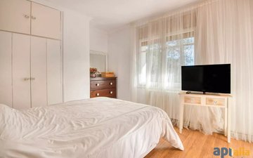 Property slide 18