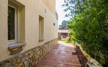 Property slide 38