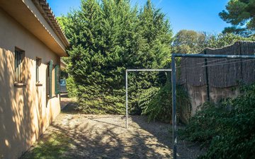 Property slide 14