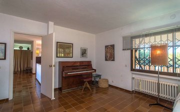 Property slide 19