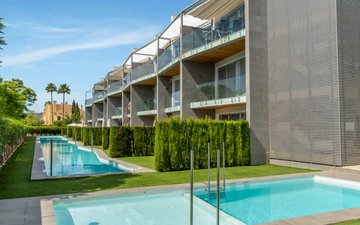Property slide 32