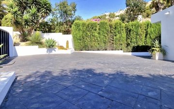 Property slide 48