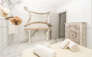Property slide 20