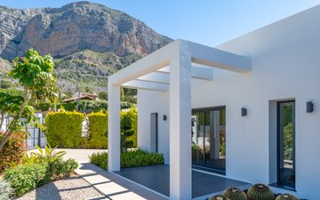 Property slide 10