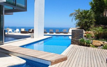 Property slide 32