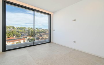 Property slide 22