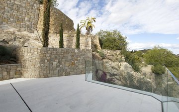 Property slide 17