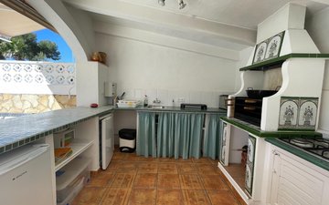 Property slide 6