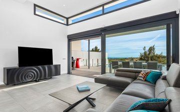 Property slide 10