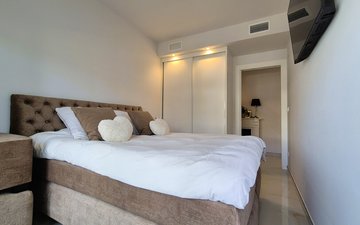 Property slide 25