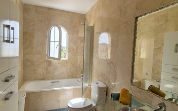 Property slide 18