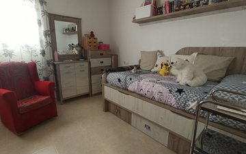Property slide 18