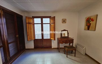 Property slide 21