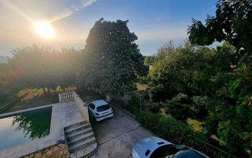 Property slide 30