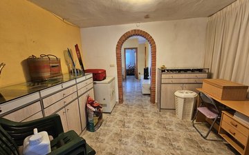 Property slide 16
