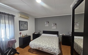 Property slide 32