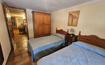 Property slide 32