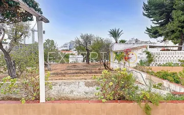 Property slide 32
