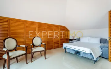 Property slide 18