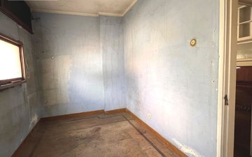 Property slide 16