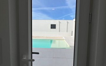 Property slide 32