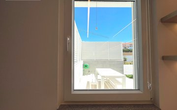 Property slide 32