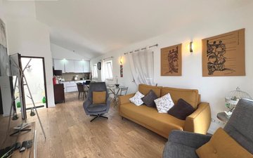 Property slide 16