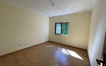 Property slide 32