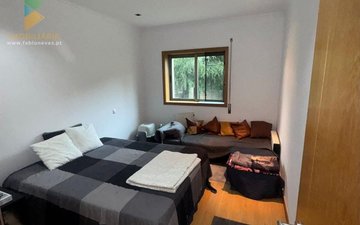 Property slide 32