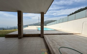 Property slide 44