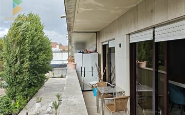 Property slide 25