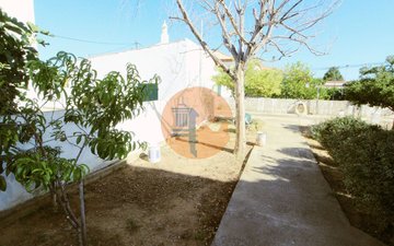 Property slide 21
