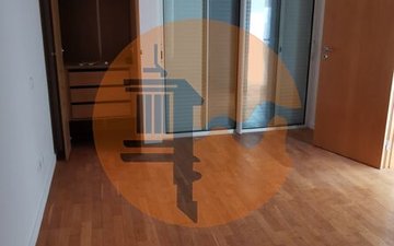 Property slide 32