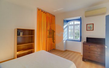 Property slide 10