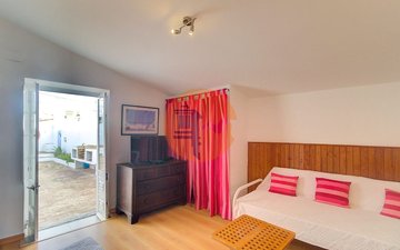 Property slide 25