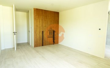Property slide 39