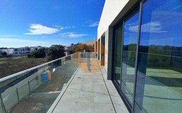 Property slide 32