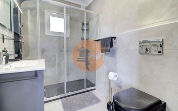 Property slide 21