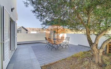 Property slide 40