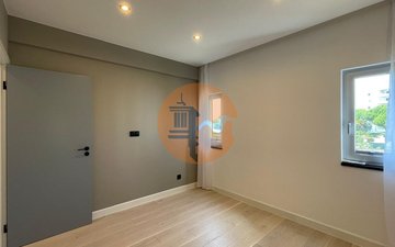 Property slide 32