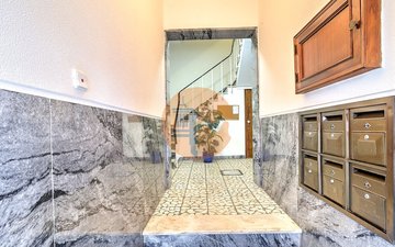 Property slide 32