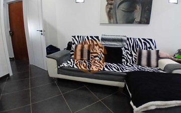 Property slide 32
