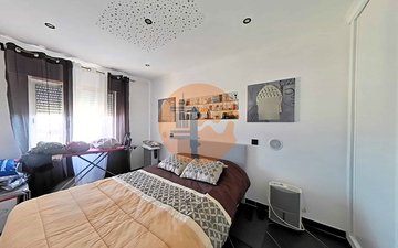 Property slide 25